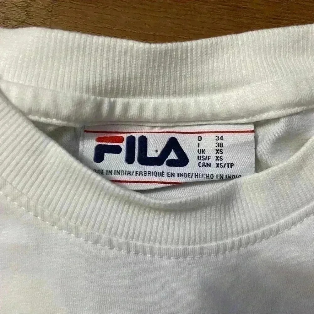 Vintage  FILA t-shirt men's‎ like new felt logo white crewneck XS